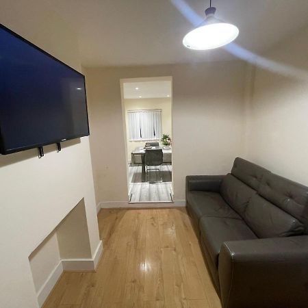 Big 3 Bedroom London House With 2 Bathroom Plumstead  Buitenkant foto