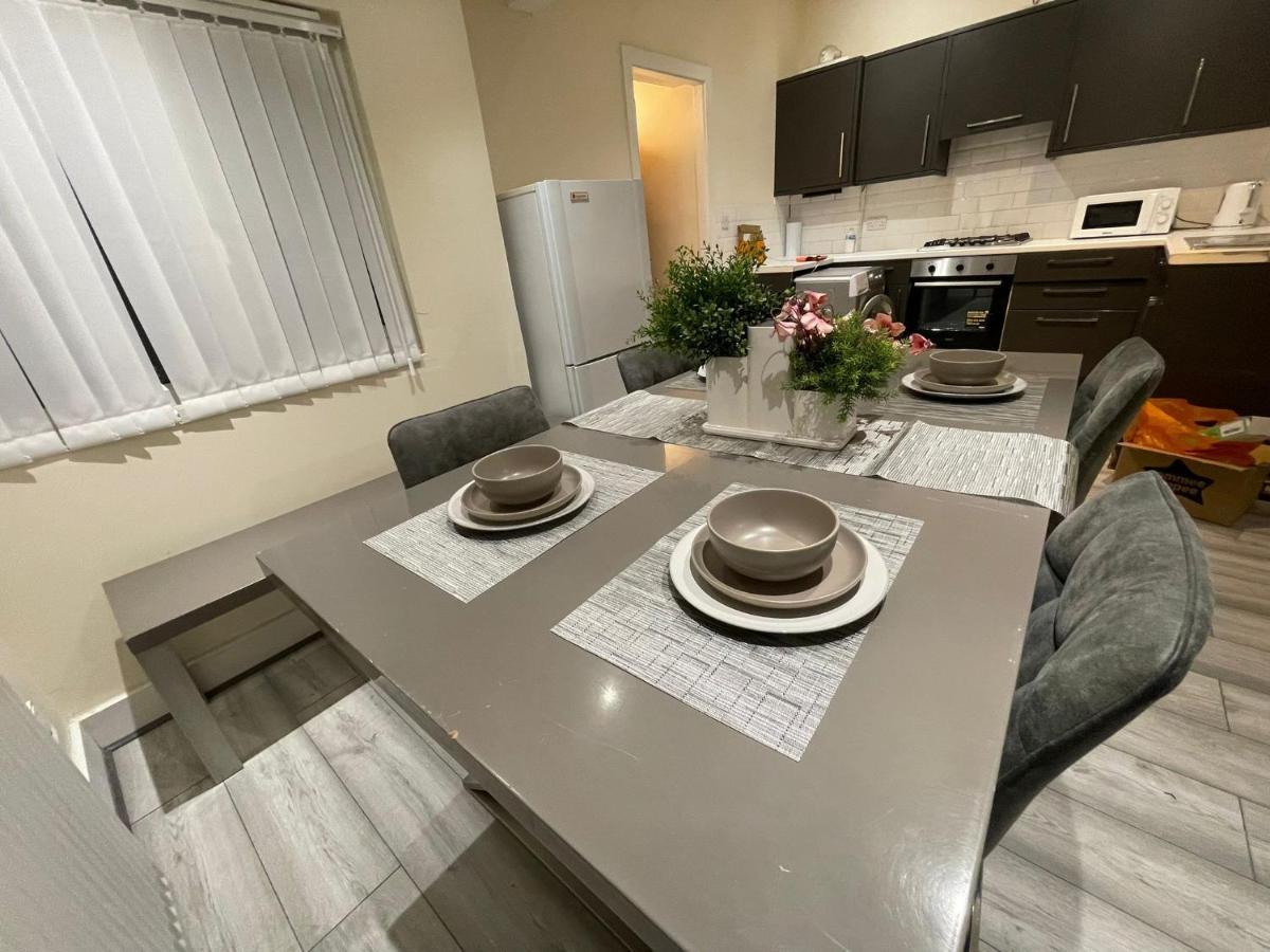Big 3 Bedroom London House With 2 Bathroom Plumstead  Buitenkant foto