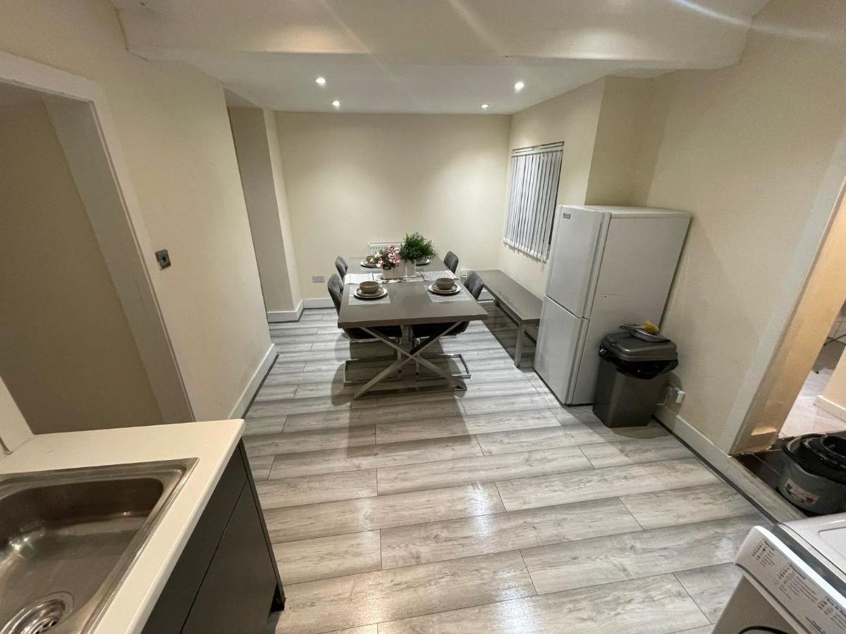 Big 3 Bedroom London House With 2 Bathroom Plumstead  Buitenkant foto