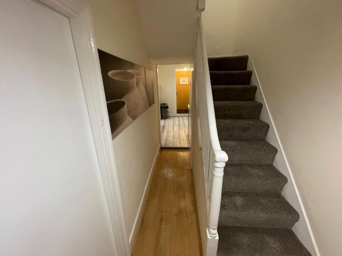Big 3 Bedroom London House With 2 Bathroom Plumstead  Buitenkant foto