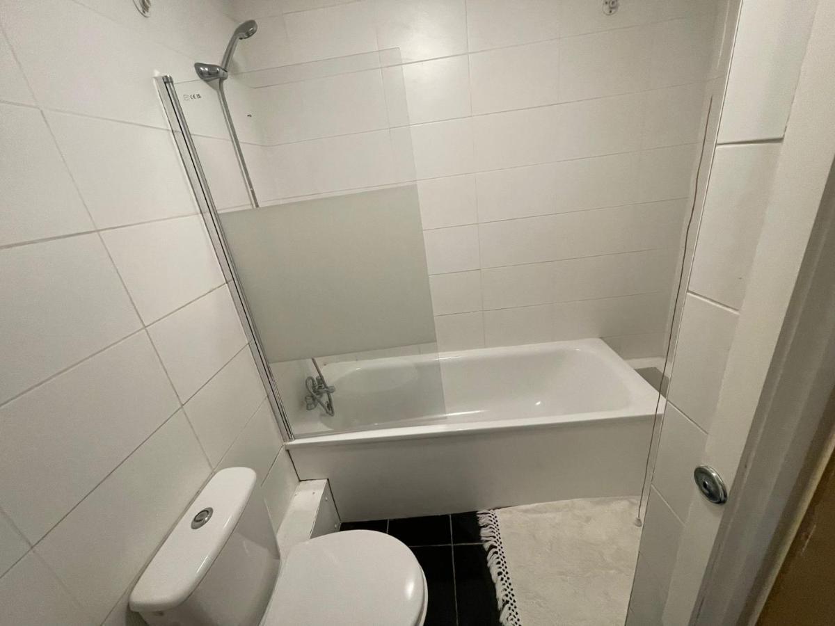 Big 3 Bedroom London House With 2 Bathroom Plumstead  Buitenkant foto