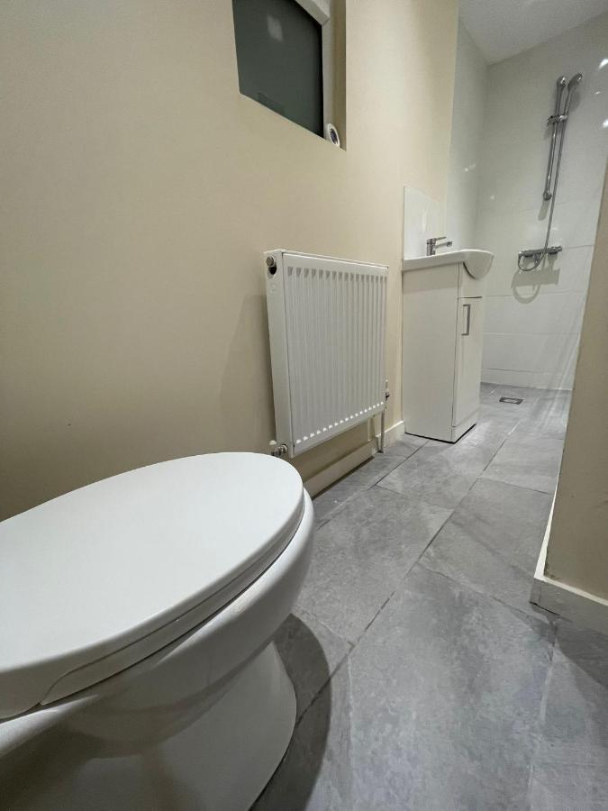Big 3 Bedroom London House With 2 Bathroom Plumstead  Buitenkant foto