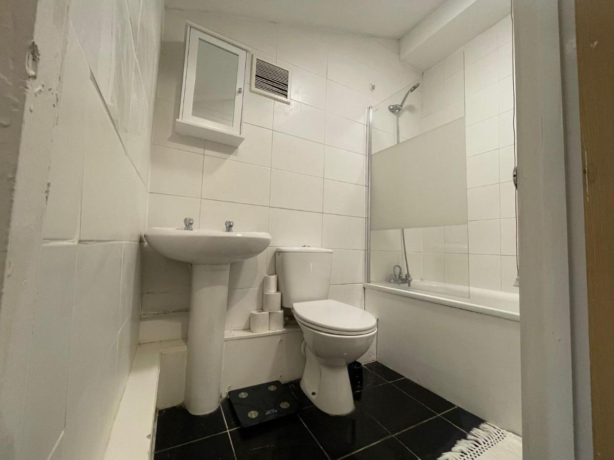 Big 3 Bedroom London House With 2 Bathroom Plumstead  Buitenkant foto