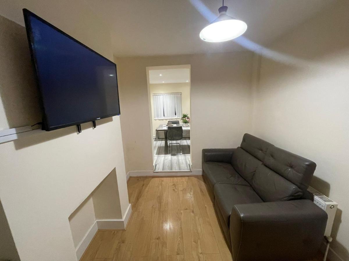 Big 3 Bedroom London House With 2 Bathroom Plumstead  Buitenkant foto