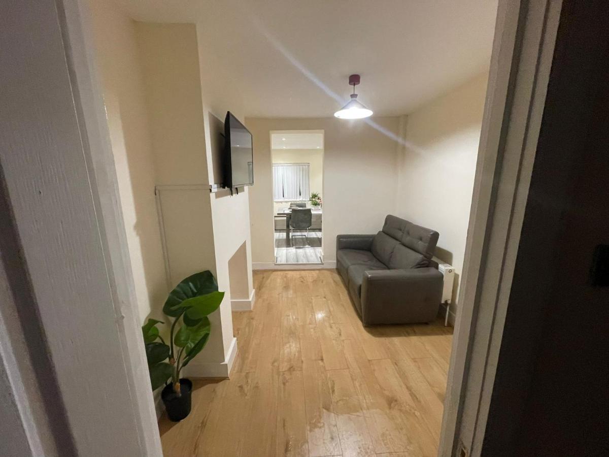 Big 3 Bedroom London House With 2 Bathroom Plumstead  Buitenkant foto