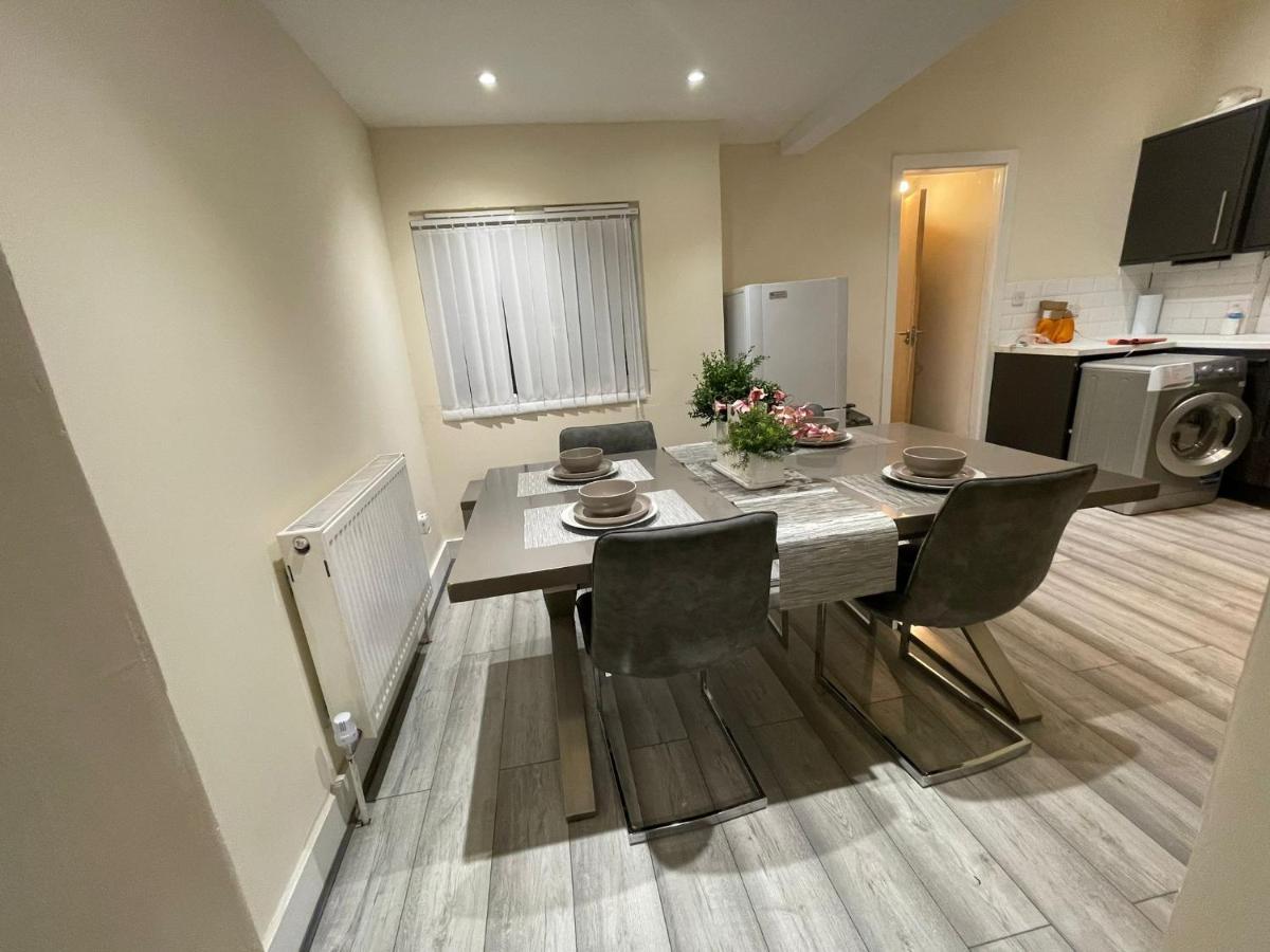 Big 3 Bedroom London House With 2 Bathroom Plumstead  Buitenkant foto